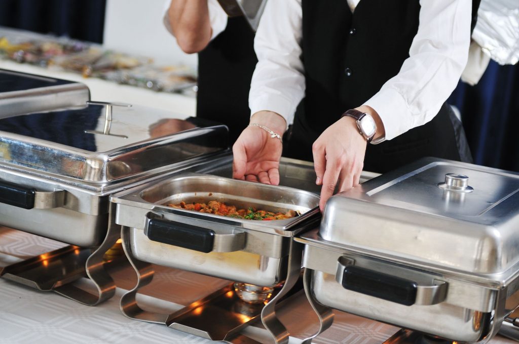 What to Consider When Choosing the Best Caterer for Your Wedding