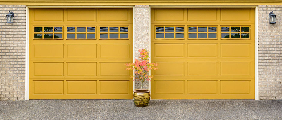 What Are Some Reasons to Invest in a New Garage Door?