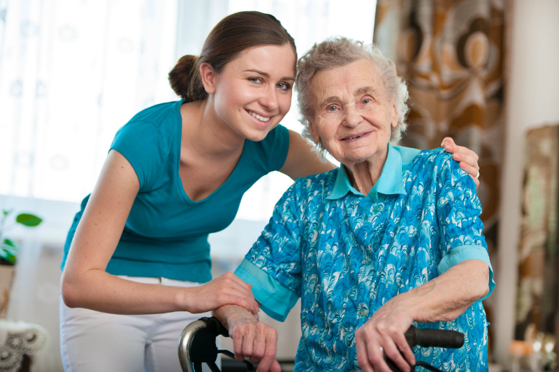 Top Things to Look for When Choosing a Senior Care Center for Your Parent
