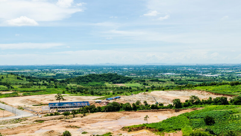 The Benefits and Pitfalls of Land Real Estate in Benton County, IA