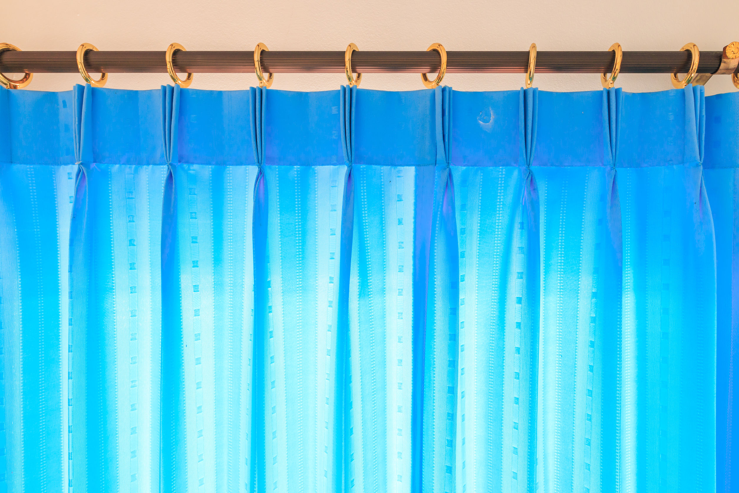 Tips for Maintaining Automatic Curtains in Thrall, TX.