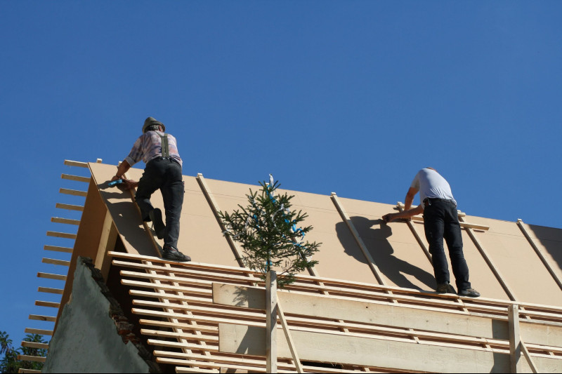 Choosing a Roofing Contractor Ann Arbor, MI With Proven Expertise in Storm Damage Solutions