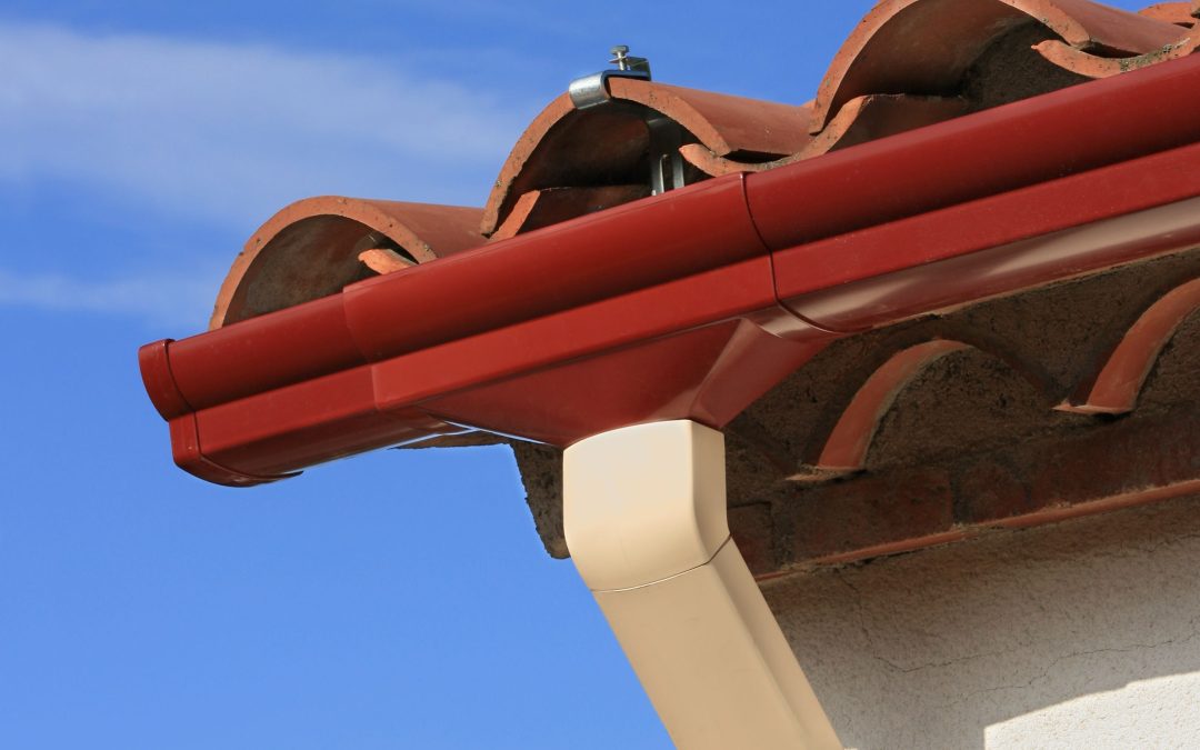 Why Hiring a Gutter Cleaning Contractor in Sevierville Prevents Costly Water Damage