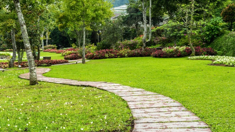 Homeowners Choose Concrete Edging in Hartford, WI, for Durable Landscape Borders